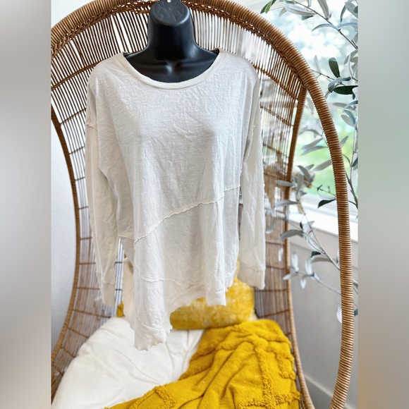 Sundance Cream / White Burnout Asymmetrical Raw Hem Long Sleeve Tee - Picture 1 of 11